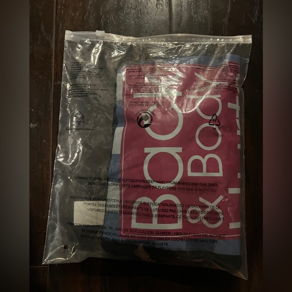 😜 NWOT! Back & Body Hurts Tee - Picture 5 of 5